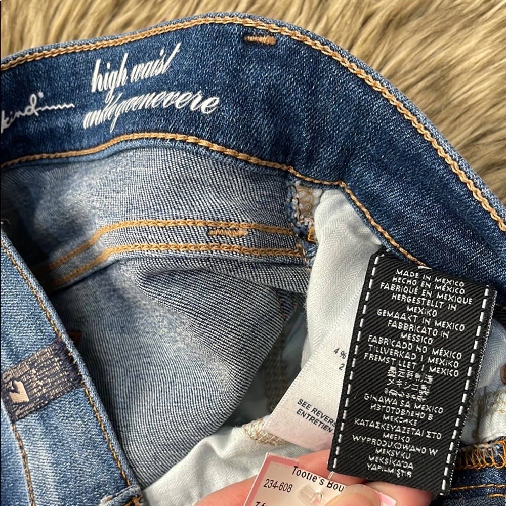 7 For All Mankind Blue Cropped Ankle Jeans with Classic Style - Picture 2 of 5